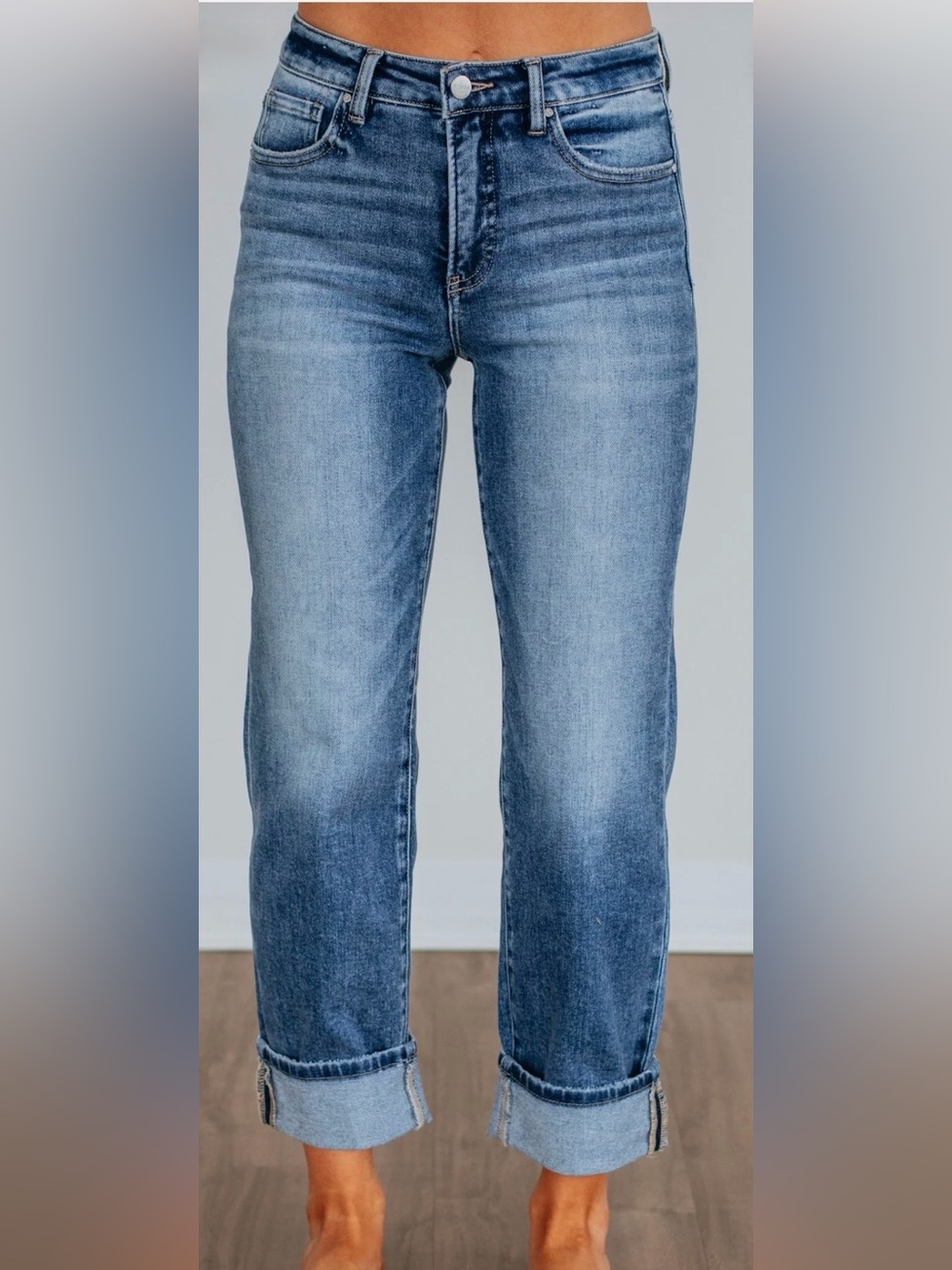 Women's Classic Light Blue Straight-Leg Jeans  - Size 1